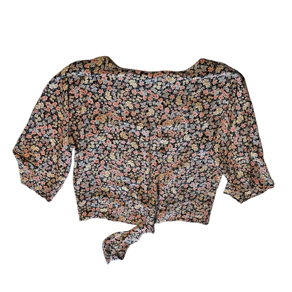 Vince Camuto Floral Tie 3/4 Sleeve Crew Neck Blouse - Picture 3 of 10